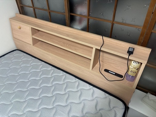 セミダブルベッド  マットレス付き