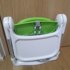 日本育児　子供イスの画像