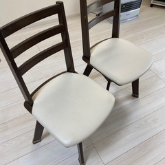 食卓テーブルの画像