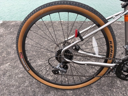 ロードバイク　マウンテンバイク　自転車