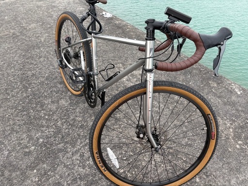 ロードバイク　マウンテンバイク　自転車