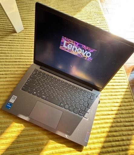 ノートパソコン　Lenovo