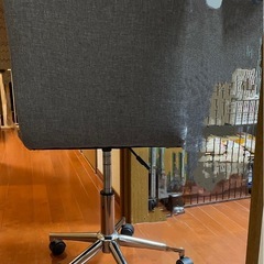 キャスター付き回転イス　美品の画像