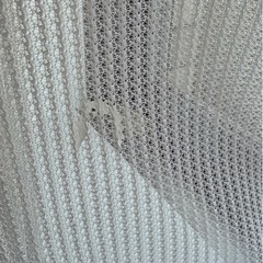 レースのカーテン（1部白い汚れあり）の画像