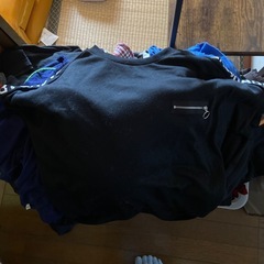 大量のレディース服の画像