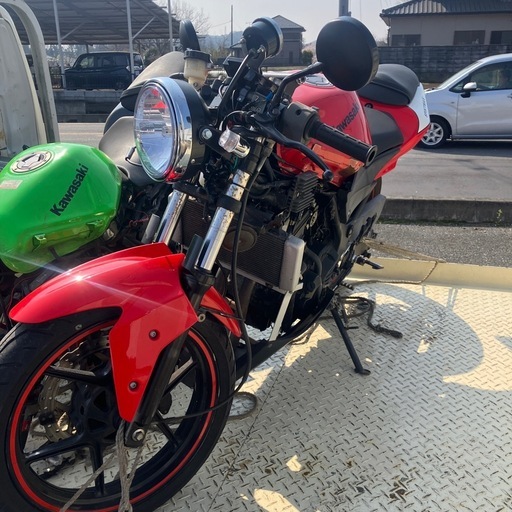 カワサキニンジャ250 カウルレス仕様　　エンジンかけていません