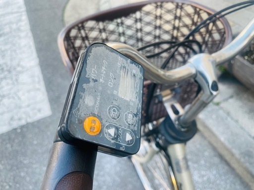 『ＳＡＬＥ　３０％』　電動自転車　パナソニック　２６インチ　バッテリー　充電器　付き　シルバー　配達可能