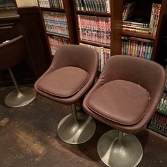 喫茶店の古い椅子の画像