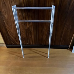 折りたたみ式洗濯干しの画像