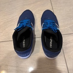 子供用
スニーカーの画像