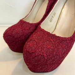 【未使用】赤レースパンプス ハイヒールの画像