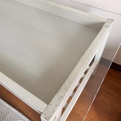 ガラスローテーブルの画像