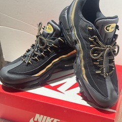 NIKE AIR MAX 95 PRM 【ブラック/メタリックゴールド】の画像