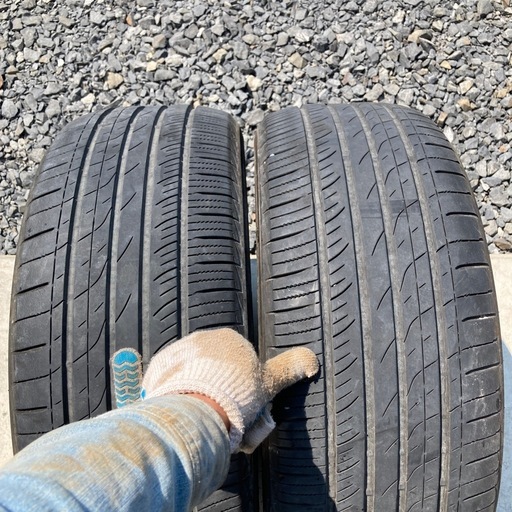 トヨタイヤ　225/50R18