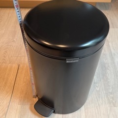 早い者勝ち　ゴミ箱　ペダル式　ブラック　20Lの画像