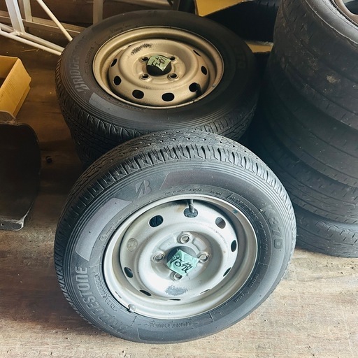 ダイハツハイゼット純正スチールホイールタイヤセット、軽トラ、軽バン、貨物用、タイヤホイールセット、溝あり、美品 