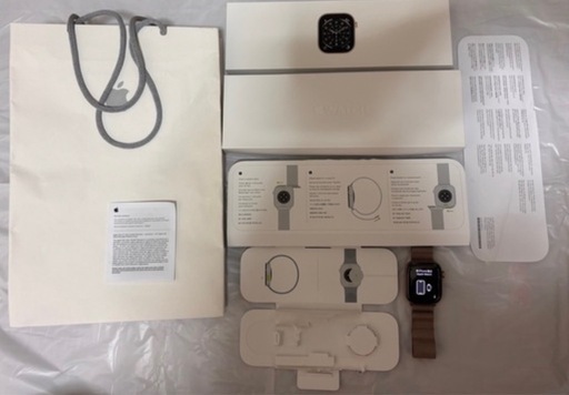 早い方勝❣️アップル Apple Watch11 42mm チタニウム ゴールドミラ試着のみ❣️定価以下