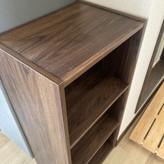 🌸一人暮らしにピッタリ🌸木目調　３段カラーボックス🤗の画像