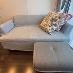 IKEA２人掛けソファの画像