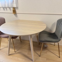 ダイニングテーブル椅子セットの画像