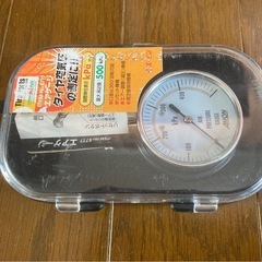 エアーコンプレッサー（空気入）とエアーゲージ　セットの画像