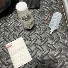 接着剤　2種類の画像