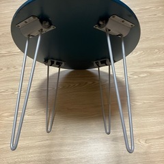 ハワイアン柄サイドテーブルの画像