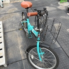 変速機付き２０インチ折りたたみ自転車の画像