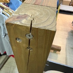 ②ハンガーラック　什器の画像