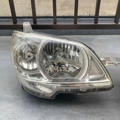 🉐半額‼️タント エグゼ ヘッドライトの画像