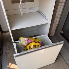 【0円】キッチン収納ラック／家電棚（コンセント付き）の画像