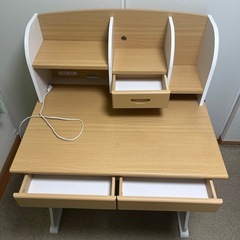 王道の学習机の画像