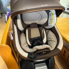 combi 回転式 チャイルドシートの画像