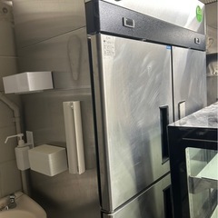 業務用縦型冷凍冷蔵庫の画像