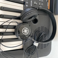 ヤマハ　キーボード　PSR E263（ヘッドホン・ペダル付）の画像