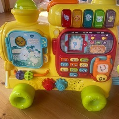 音が鳴る乗り物の画像