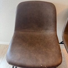 レザーチェア　ブラウンの画像