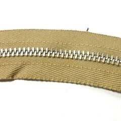 YKK　ファスナー　20Cm　＠100　ベージュ色　＃5の画像