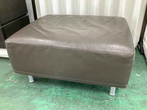 家具ならトレファク吉川店！！   CASSINA オットマン