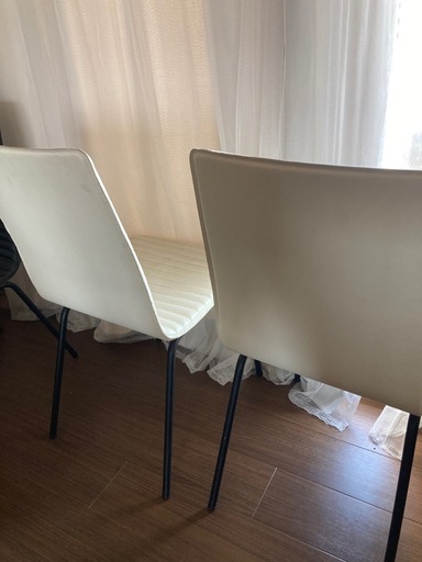 ニトリ　椅子　4脚　白黒2脚ずつ