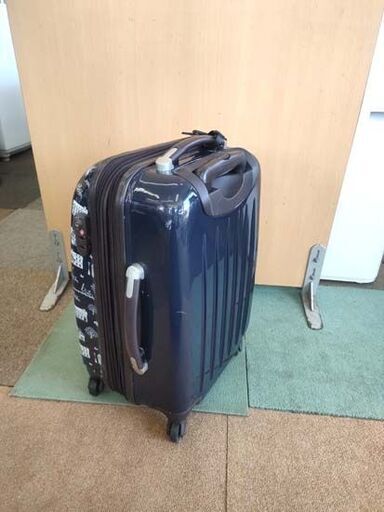 キャリーケース 魔女の宅急便 40L カギ付き ボストンバック 高さ53㎝ ネイビー TSAロック 4輪 キャリーバッグ スーツケース 旅行カバン スタジオジブリ コリコの街並み 札幌 北20条店