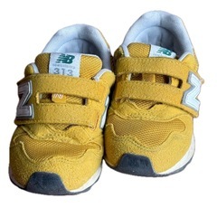 ニューバランス 313 キッズスニーカー 17cm イエロー【公園遊び・洗い替えに】の画像