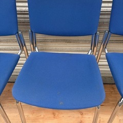 ナイキ オフィスチェアー4脚
の画像