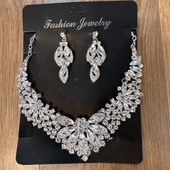 ノーブランド　パーティードレス×アクセサリーセットの画像