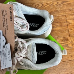 【新品未使用】ハイテックEASTEND WP スニーカー　オフホワイト　22.5cmの画像