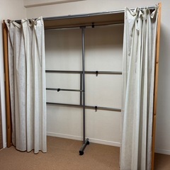 木製伸縮式クローゼットハンガーの画像