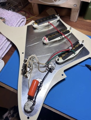1989年製 Squier スクワイヤー ストラトキャスター 電気改良・調整済み