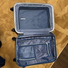 スーツケースの画像