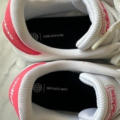 【23.5cm】adidas ホワイト/ピンク スニーカーの画像