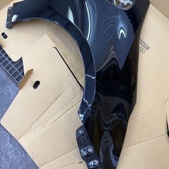 50プリウス  フロントフェンダー 右 黒の画像